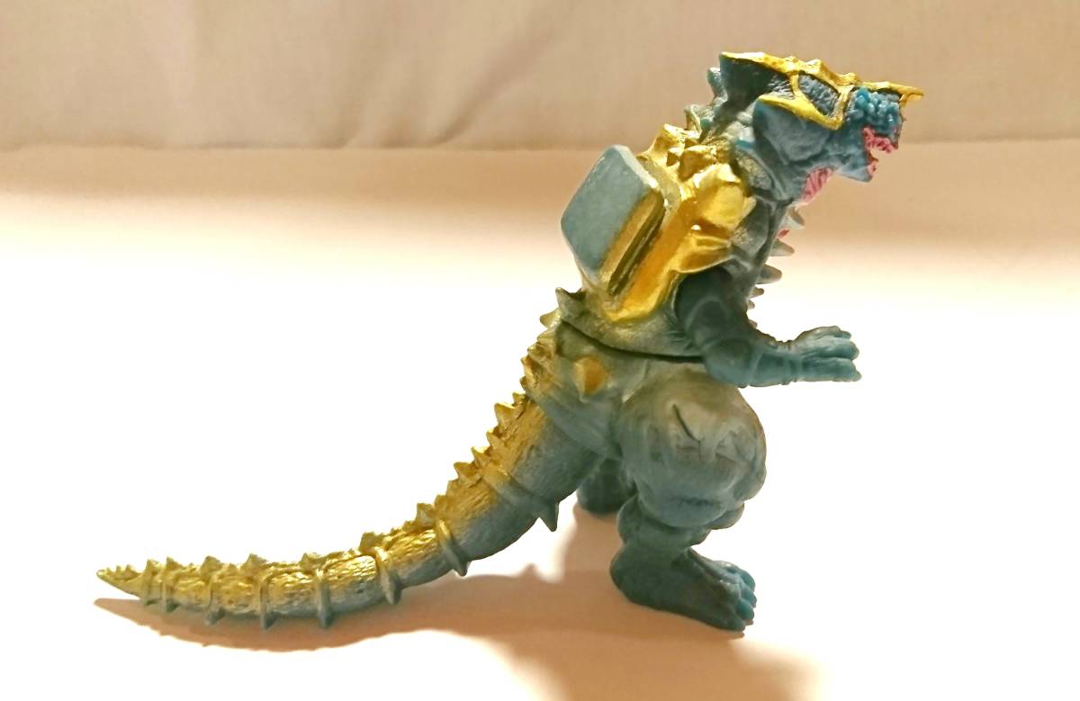 ☆処分 バンダイ 食玩 ウルトラマン対決セット ソフビヒーロー 