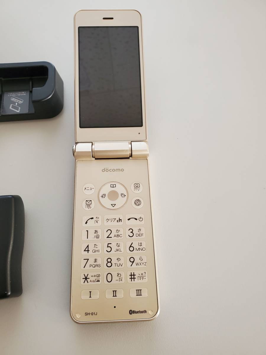 携帯電話 DOCOMO SH-01J 実質未使用
