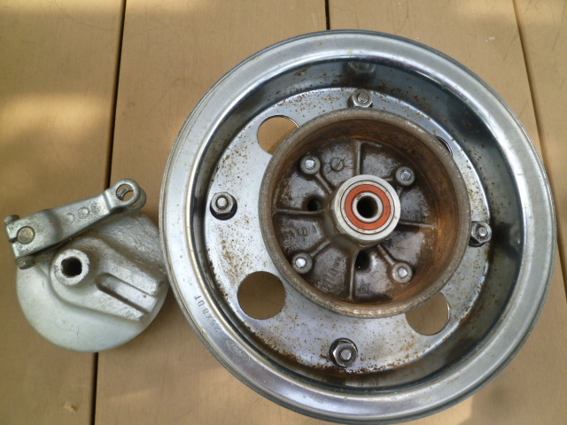 モンキー純正メッキホイール　ハブ、ブレーキ、スプロケット付き 