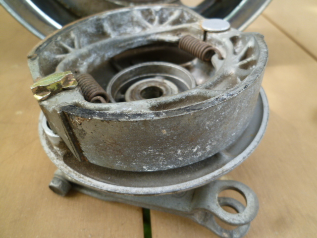 モンキー純正メッキホイール　ハブ、ブレーキ、スプロケット付き 