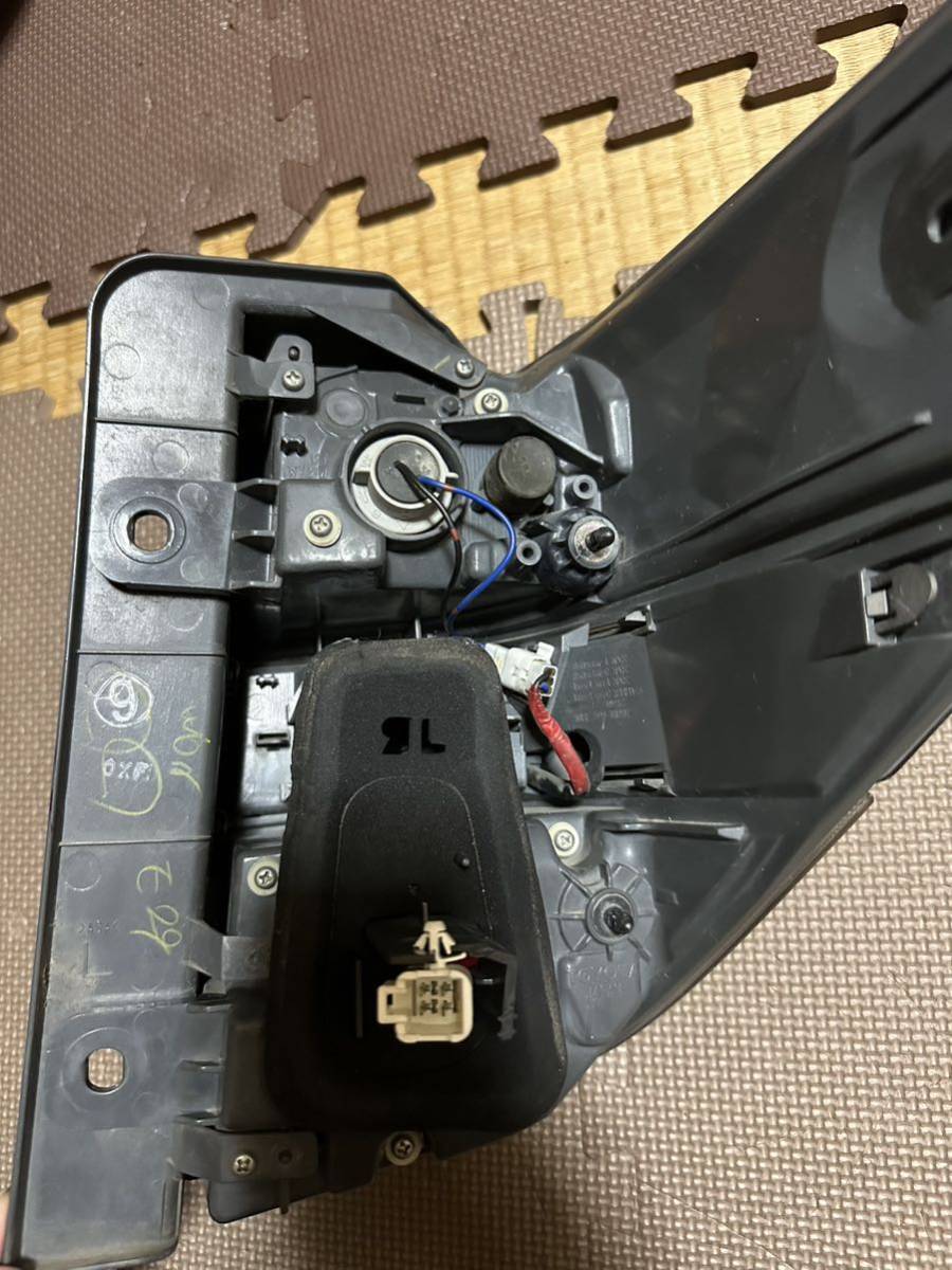 899点灯確認済み 20系 トヨタ ヴェルファイア テールランプ テールライト 左 助手席側 純正 ANH20 GGH20 後期 前期 KOITO 58-29 2026年最新Yahoo!オークション 20系 ヴェルファイア -20系ヴェルファイア 20系ヴェルファイア&frasl;アルファード ファイバーフルLED