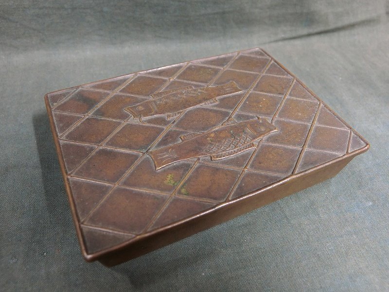 限定SALE，最新作 A3879 香取正彦 金工 鋳銅 魚文 煙草入 609g(銅製)｜売買されたオークション情報、yahooの商品情報をアーカイブ公開 - オークファン その他