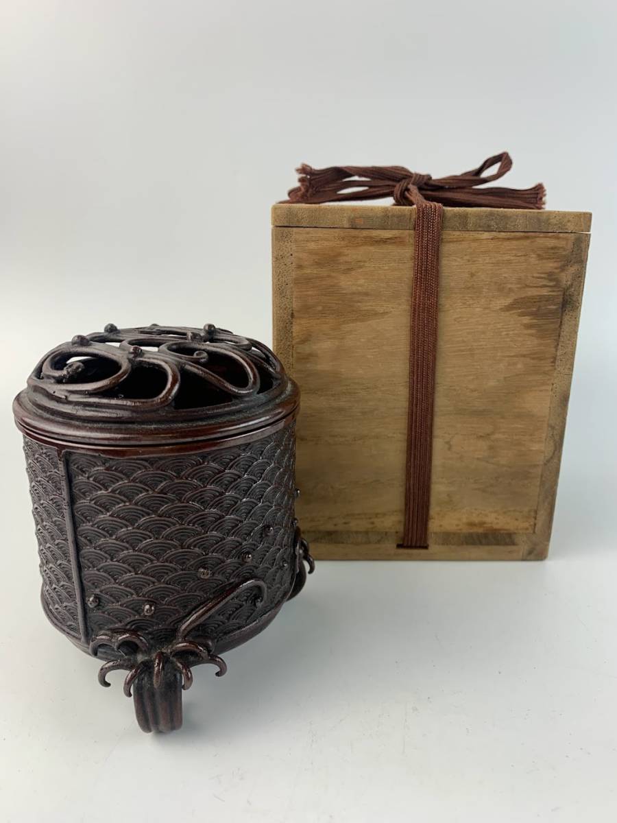 慎】高岡銅器 須賀月芳作 蝋型鋳銅 松竹梅文 香炉 共箱 VX7C 高岡銅器