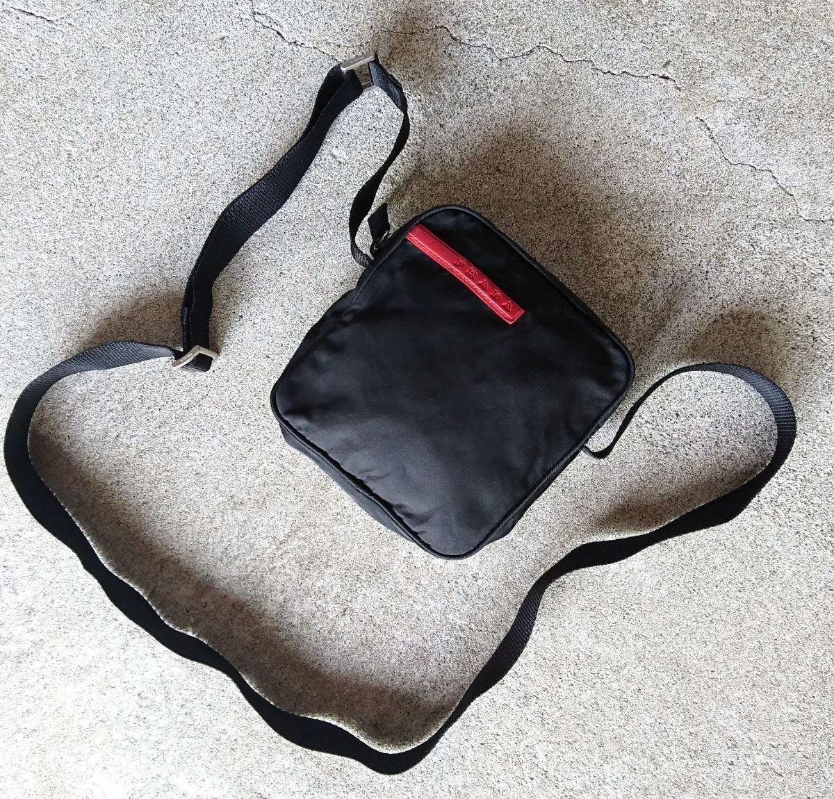 美品 プラダスポーツ ナイロンショルダーバッグ PRADA テスートナイロン ミニ ポーチ サコッシュ 黒 肩掛け クロスボディボディバッグ 111 