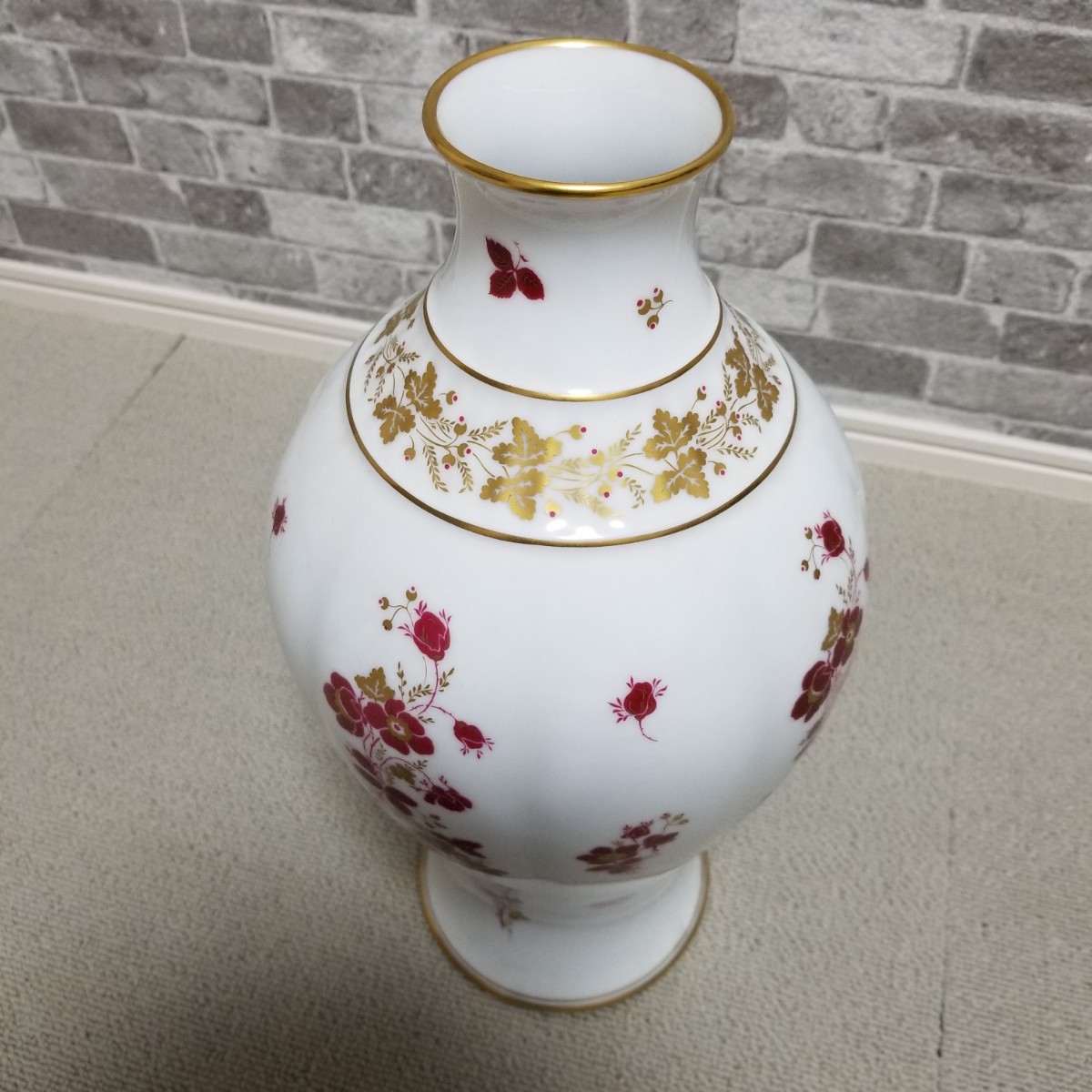 ☆美品☆珍品☆大倉陶園 OKURA 色絵金彩花紋花瓶 花器 花生 花入 高さ