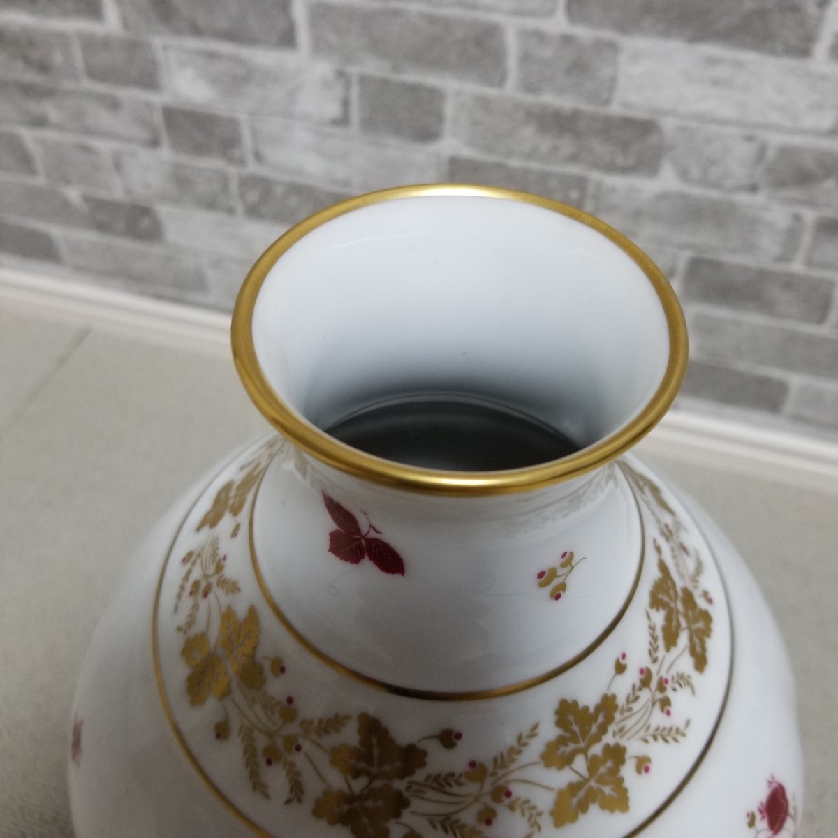 ☆美品☆珍品☆大倉陶園 OKURA 色絵金彩花紋花瓶 花器 花生 花入 高さ