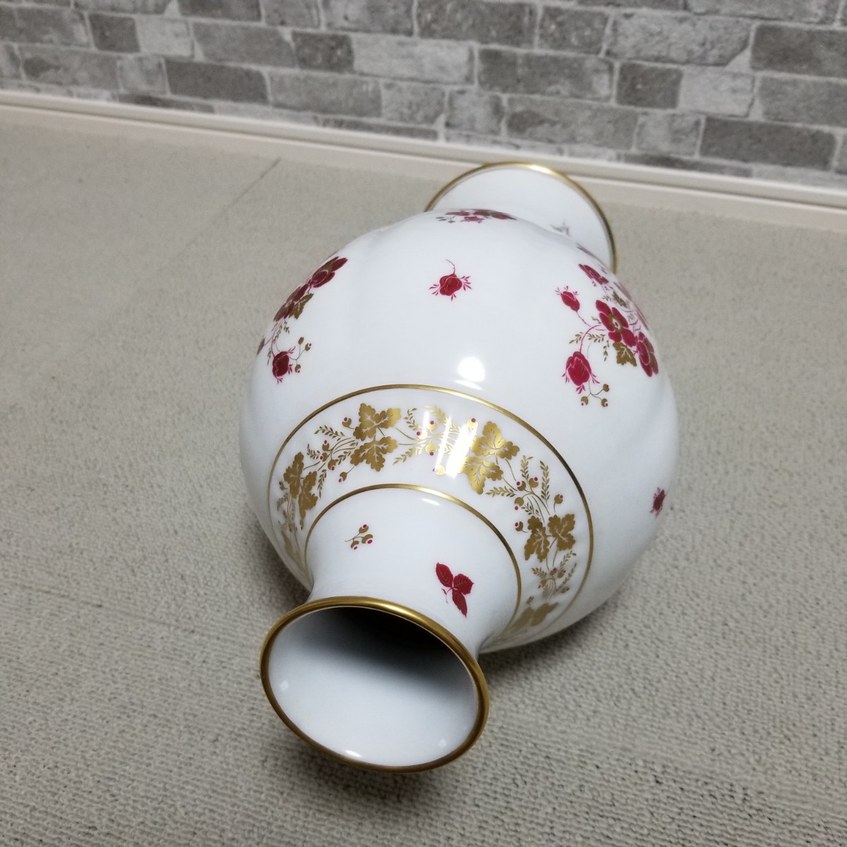 ☆美品☆珍品☆大倉陶園 OKURA 色絵金彩花紋花瓶 花器 花生 花入 高さ