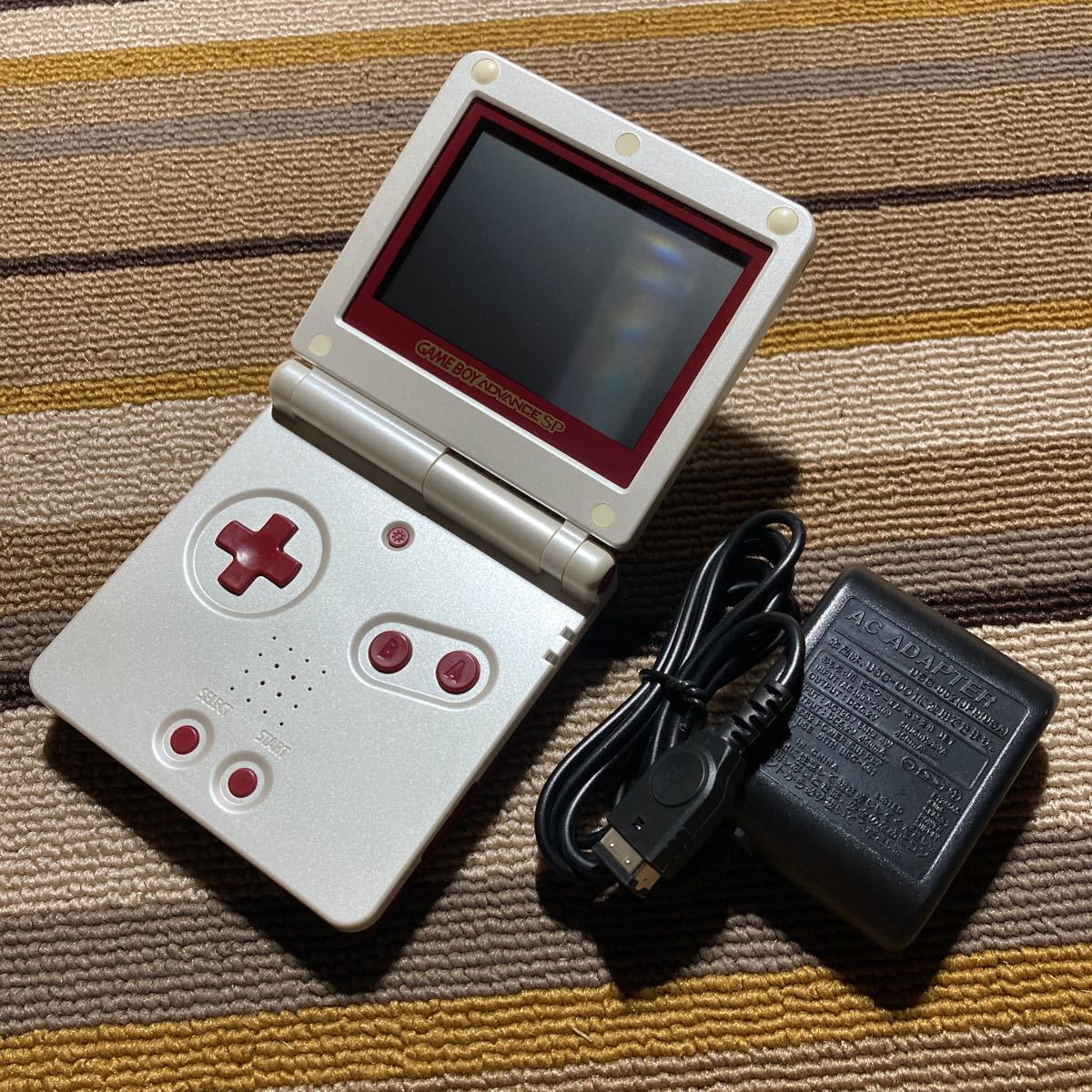GBA ゲームボーイアドバンスSP ファミコンカラー 充電器付き XJH14377140