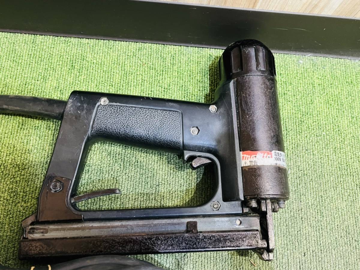 H3675 1円 稼働品 makita マキタ 電動タッカー タッカー T-1022 