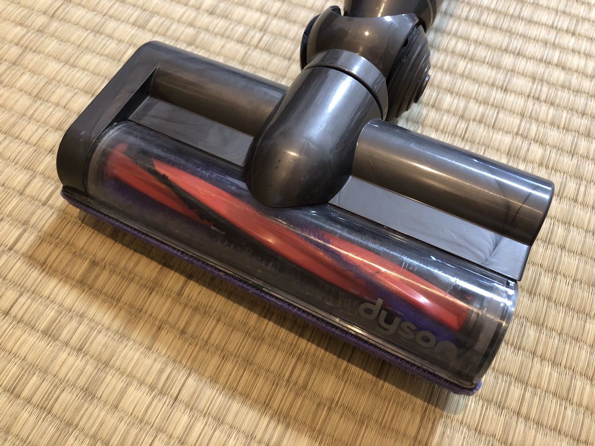 ○中古 dyson(ダイソン)コードレスクリーナー v7 Slim SV11 SLM【B8V