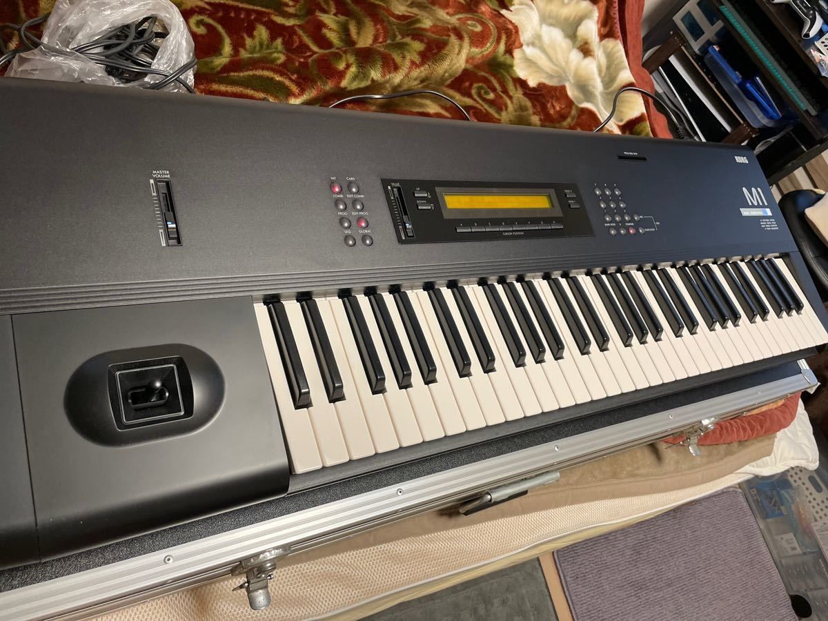 KORG M1 ほぼ未使用 M1 KORG MUSIC シンセサイザーキーボード 行董KORG