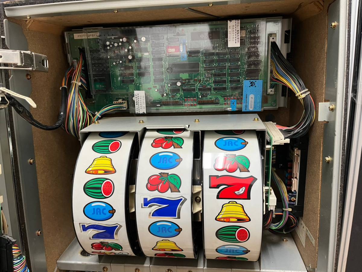 ii3595000/ 【直接取引限定】クランキーコンテスト 4号機 100V Cranky 