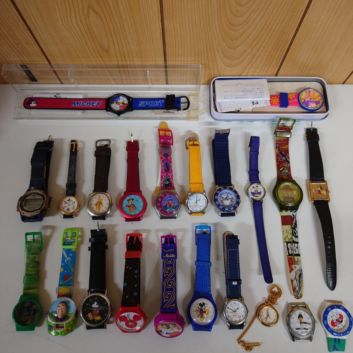 1円~【まとめ売り】キャラクター腕時計 22個セット ミッキーマウス  