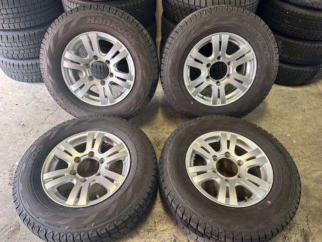 キャラバン純正 195/80R15 107/105L LT バリ山スタッドレス キャラバン 195⁄80R15 キャラバン純正 107⁄105L LT NV350 日産 - バリ