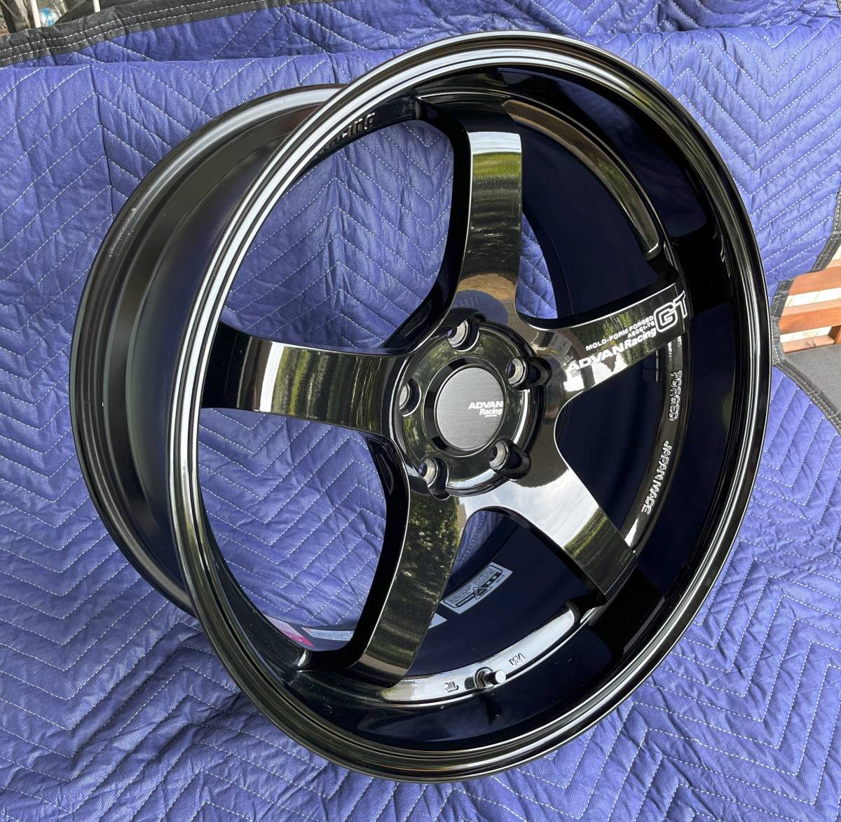 ☆リム傷無し・使用期間少☆ ADVAN Racing GT Premium 19インチ 9J/10J