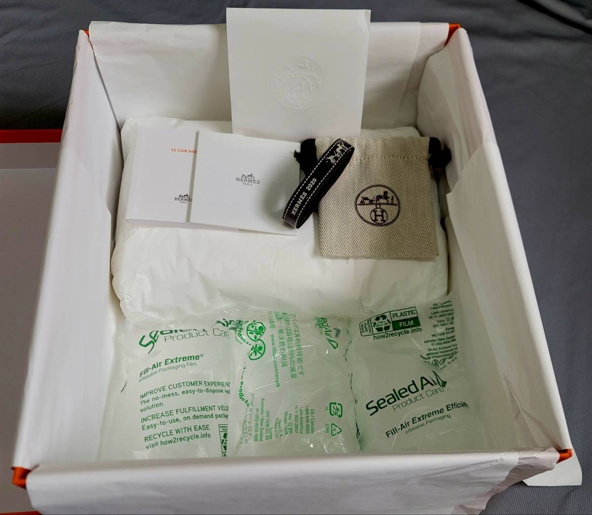 美品★エルメス 空箱 32×28×16　バーキン25 HERMES ボックス ケース 空き箱　付属品　化粧箱 保存袋小 リボン バッグ 鞄 正規品