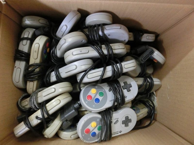 T【2せ-64】【100サイズ】未検品/ニンテンドー スーパーファミコン コントローラー 大量 まとめてセット/※傷・汚れ・カビ有