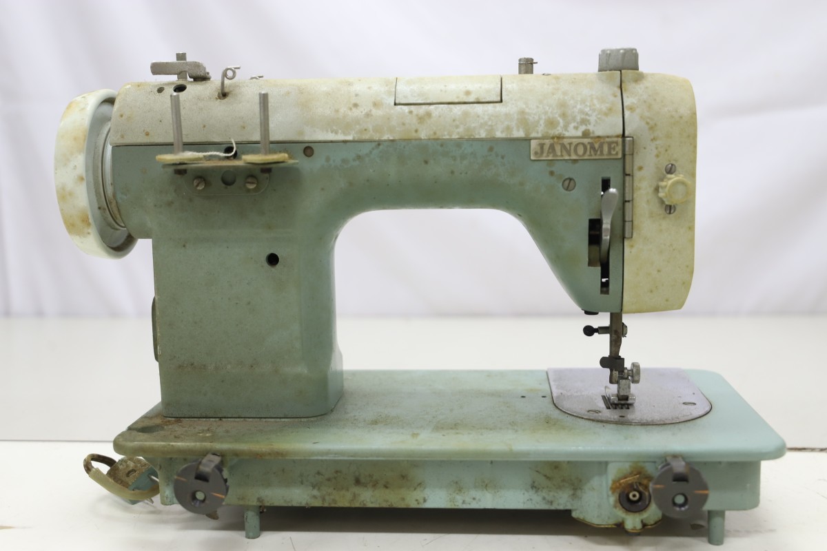 JANOME ジャノメ ミシン MODEL670 レトロ アンティーク 本体のみ（B8953）