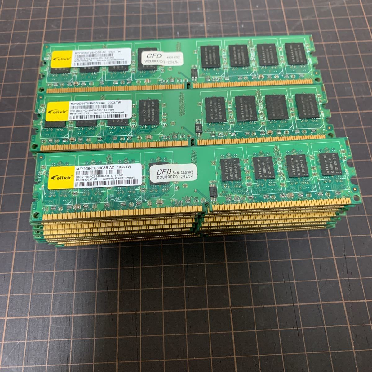 デスクトップパソコン用 メモリ CFD elixir PC2-6400U 2GB 30枚 動作未確認 ②