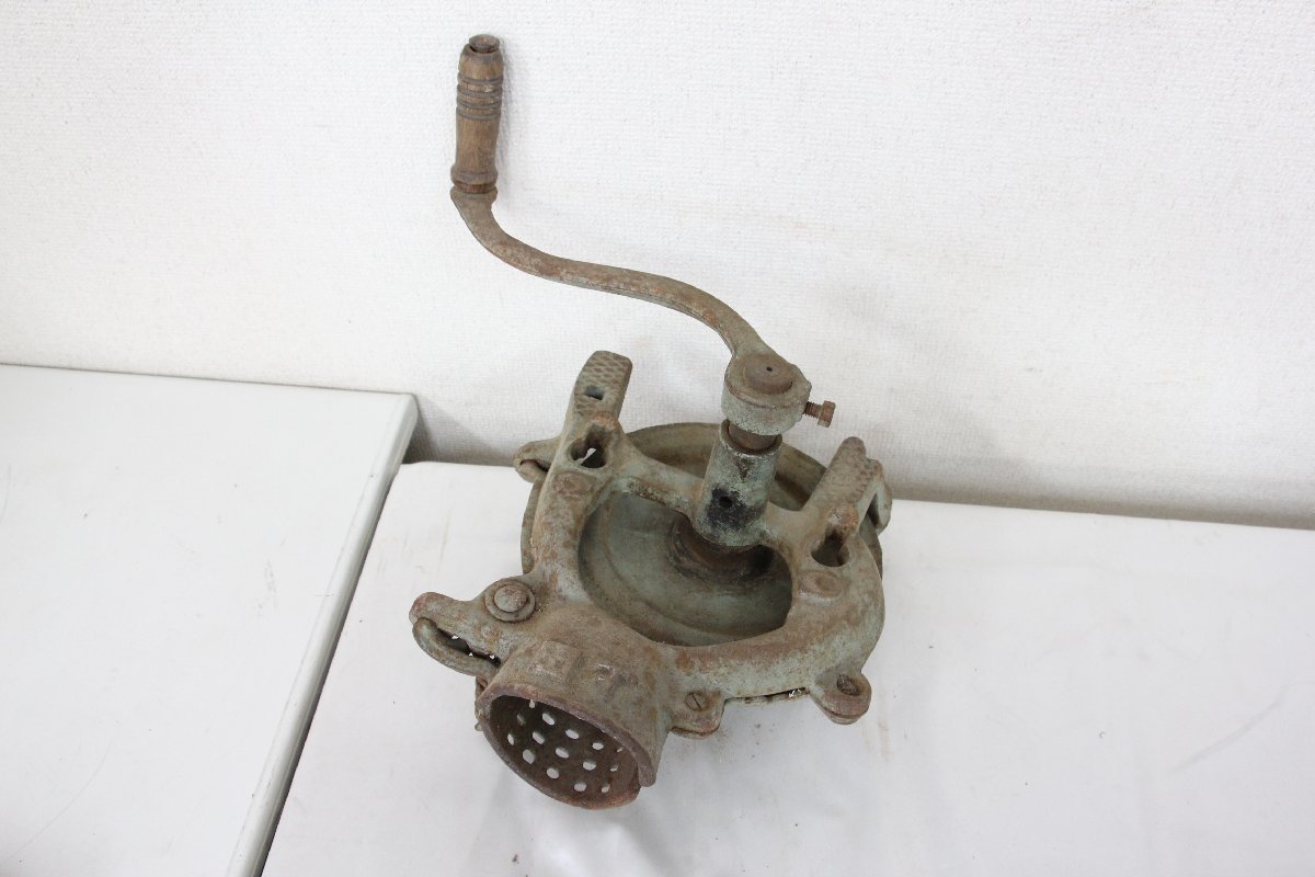 △トウモロコシ 脱穀機？ レトロ 手動(農業機械)｜売買された 