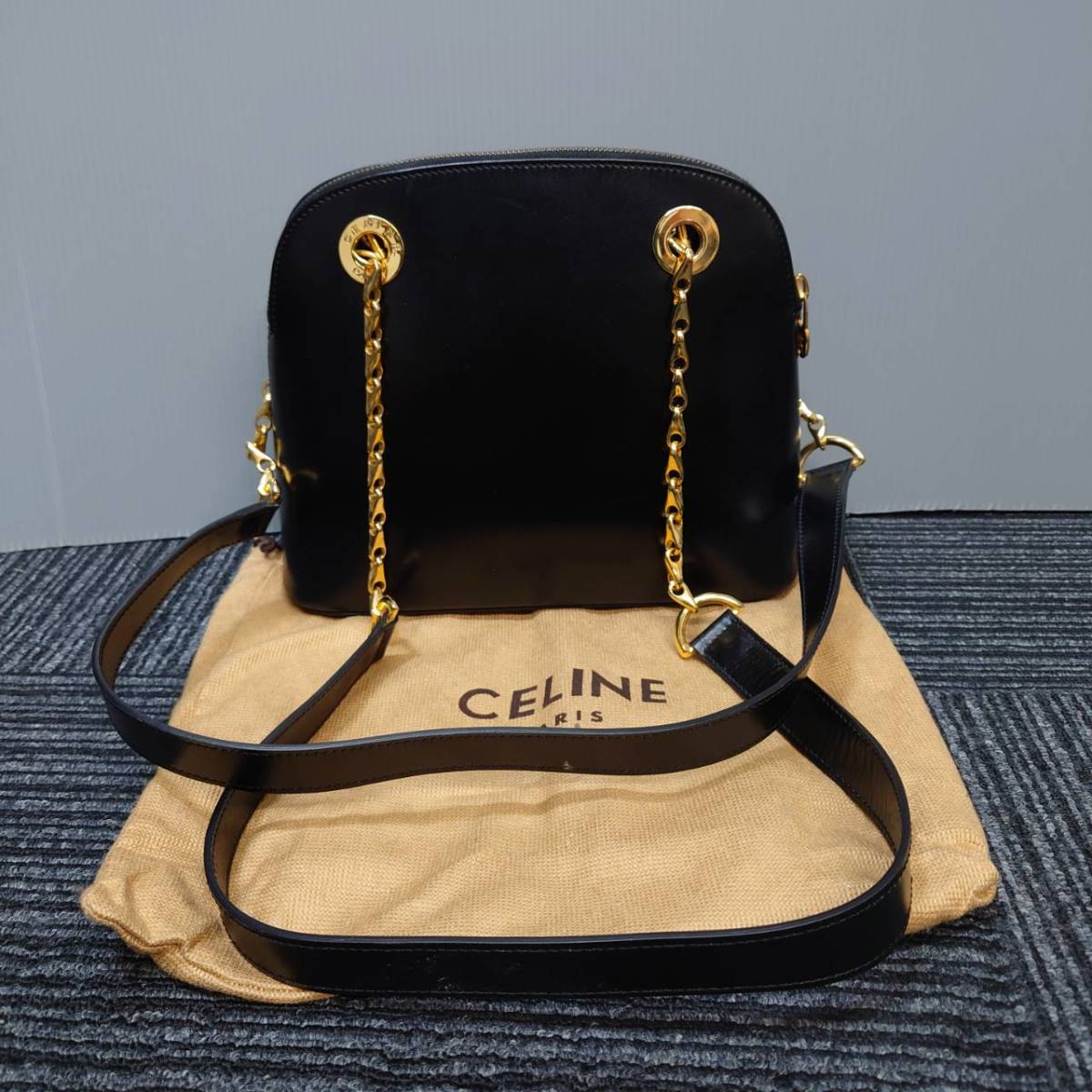 美品】セリーヌ ハンドバッグ サークル ゴールド金具 レザー 黒色 美品