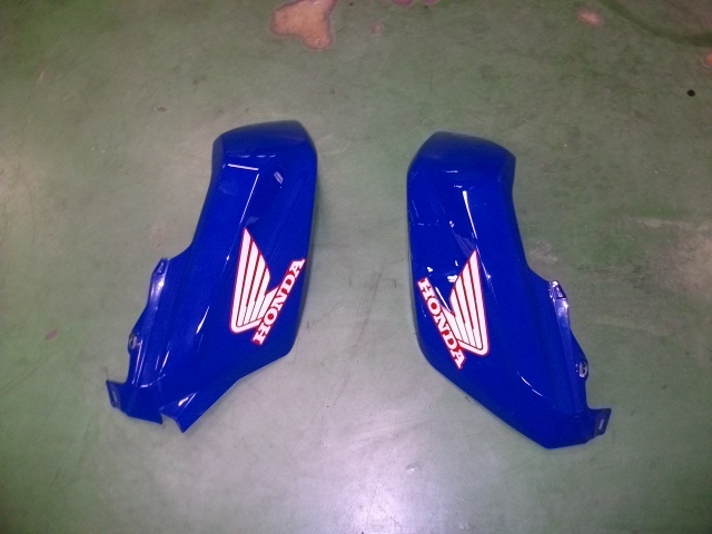 CBR250RR MC51　タンクカバー純正左右中古