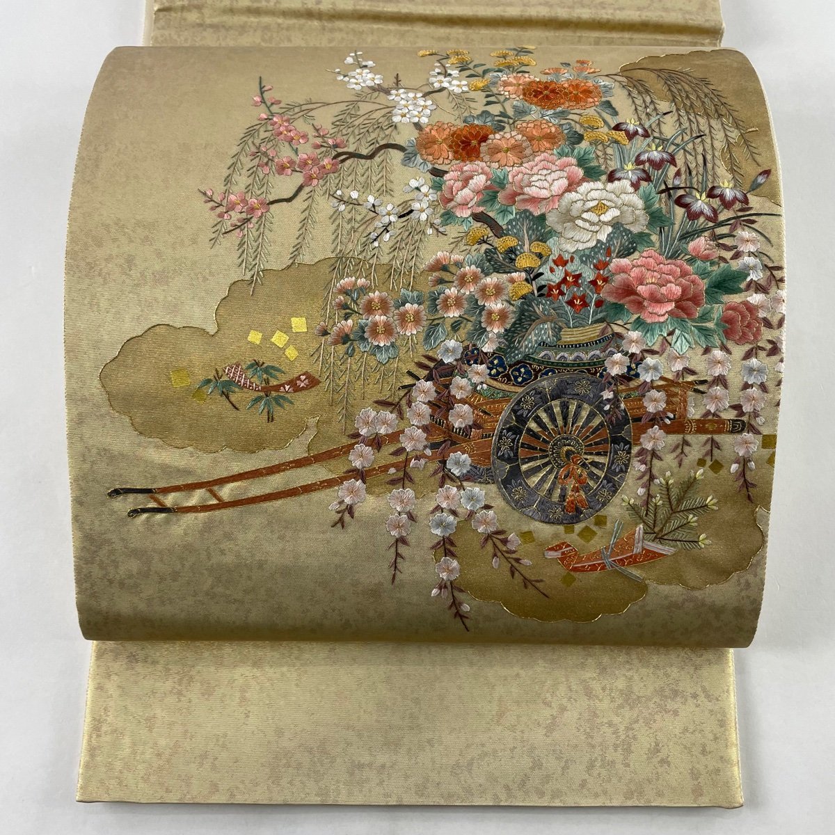 袋帯 美品 秀品 花車 刺繍 箔 金色 お太鼓柄 正絹 【中古】