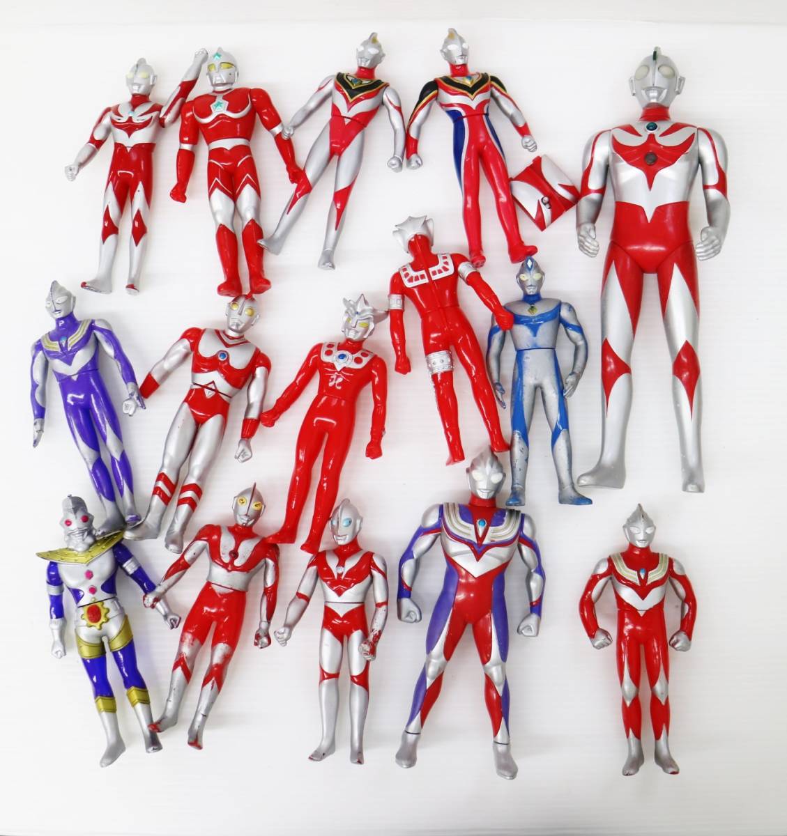 ◯佐川140サイズ JT4s76 フィギア ウルトラマン などおまとめ 生乾き臭