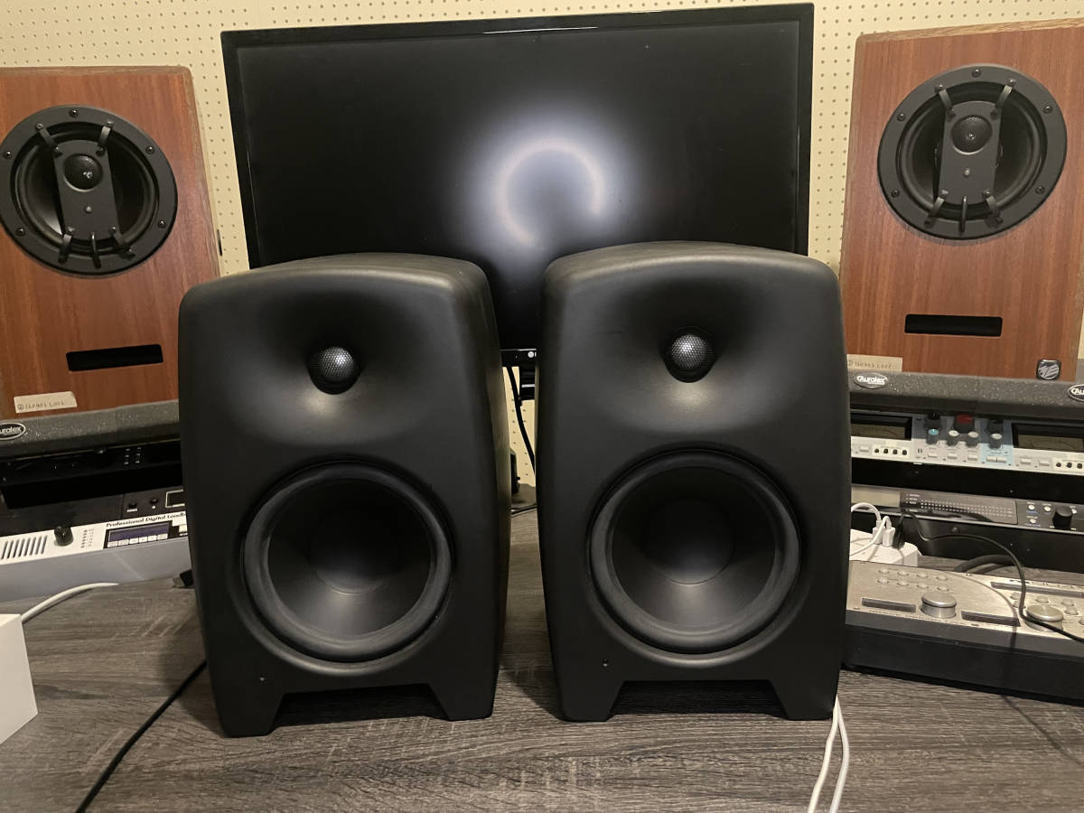 GENELEC【M040】(ジェネリック)スタジオモニタースピーカーシリアル連番