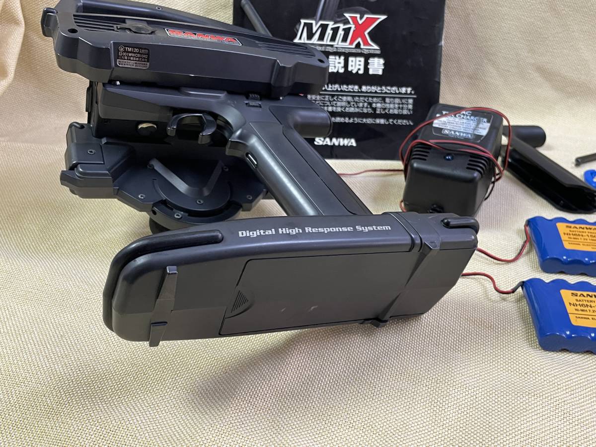 ラジコンカー サンワ SANWA プロポ M11X 2.4GHz 送信機 充電器 バッテリー付き