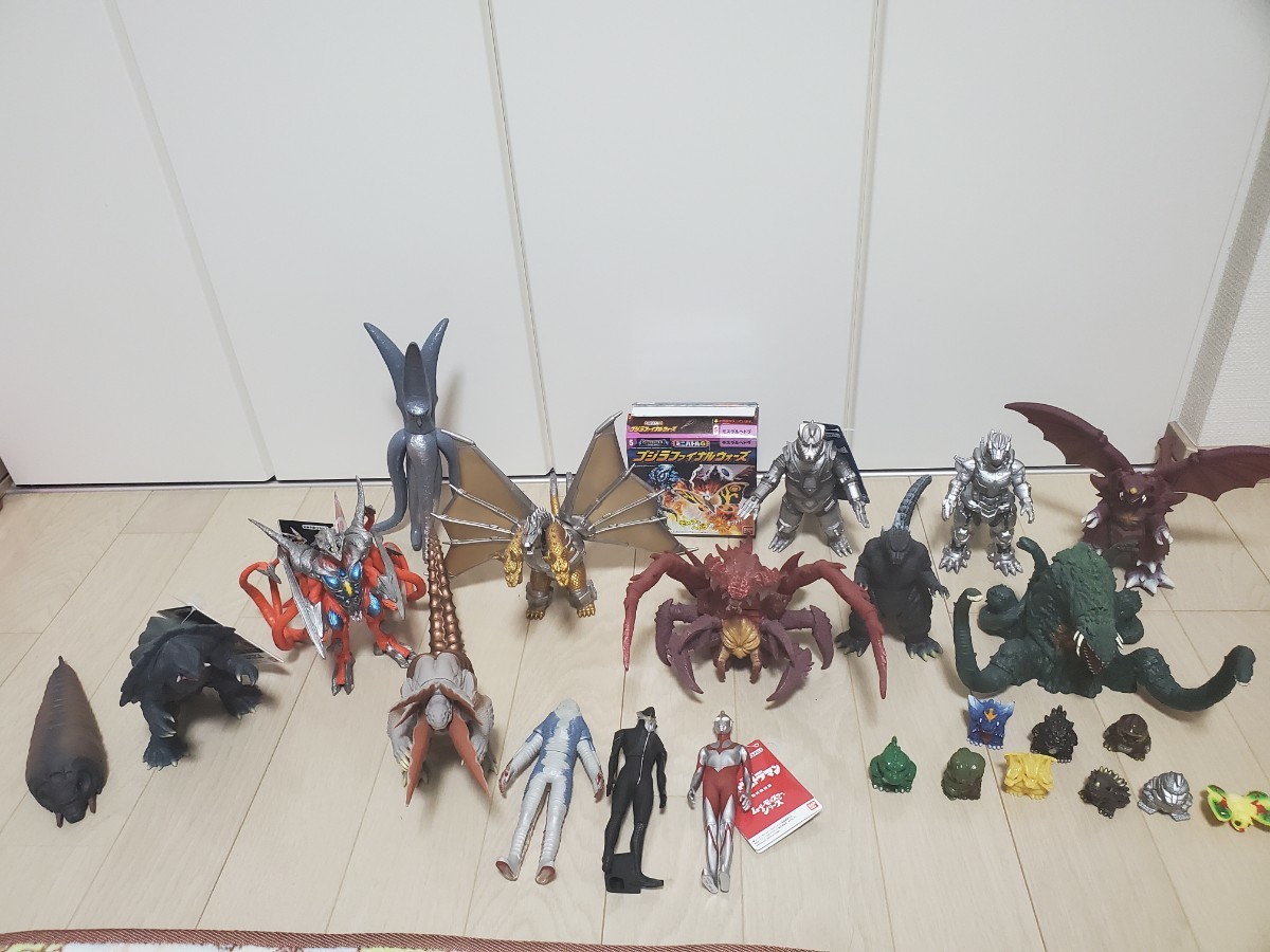 ソフビ ゴジラ ガメラ デストロイア幼体 大量 まとめ フィギュア ジャンク メカゴジラ 限定 怪獣 ウルトラ怪獣 ブルマーク ロボ 超合金