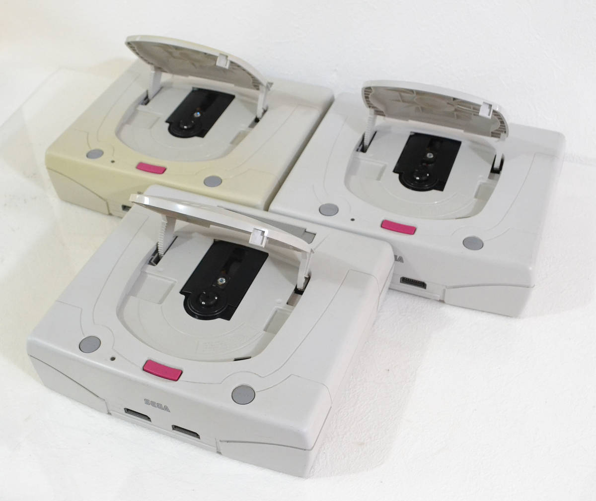 中古品 ゲーム セガ セガサターン 本体 HST-3220 動作品 周辺機器付き