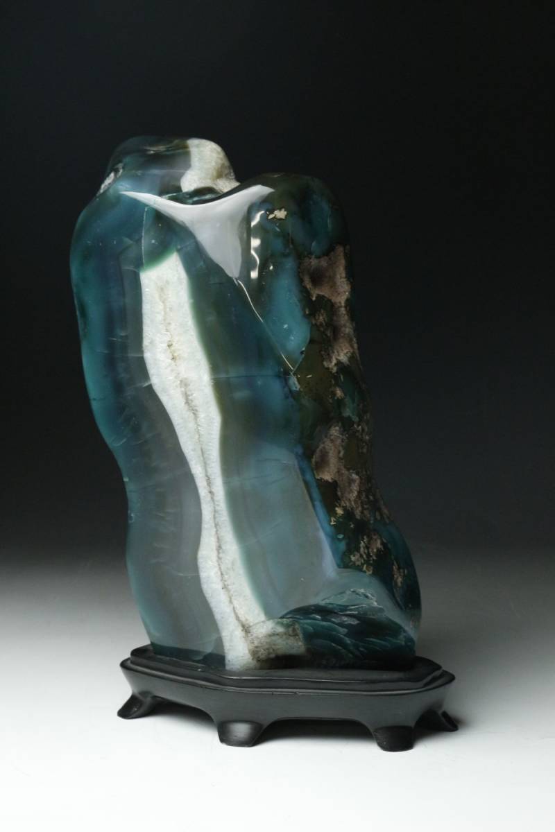 LIG】緑瑪瑙 鑑賞石 28.5cm 置物 水晶 メノウ 緑石 台座付 時代古玩
