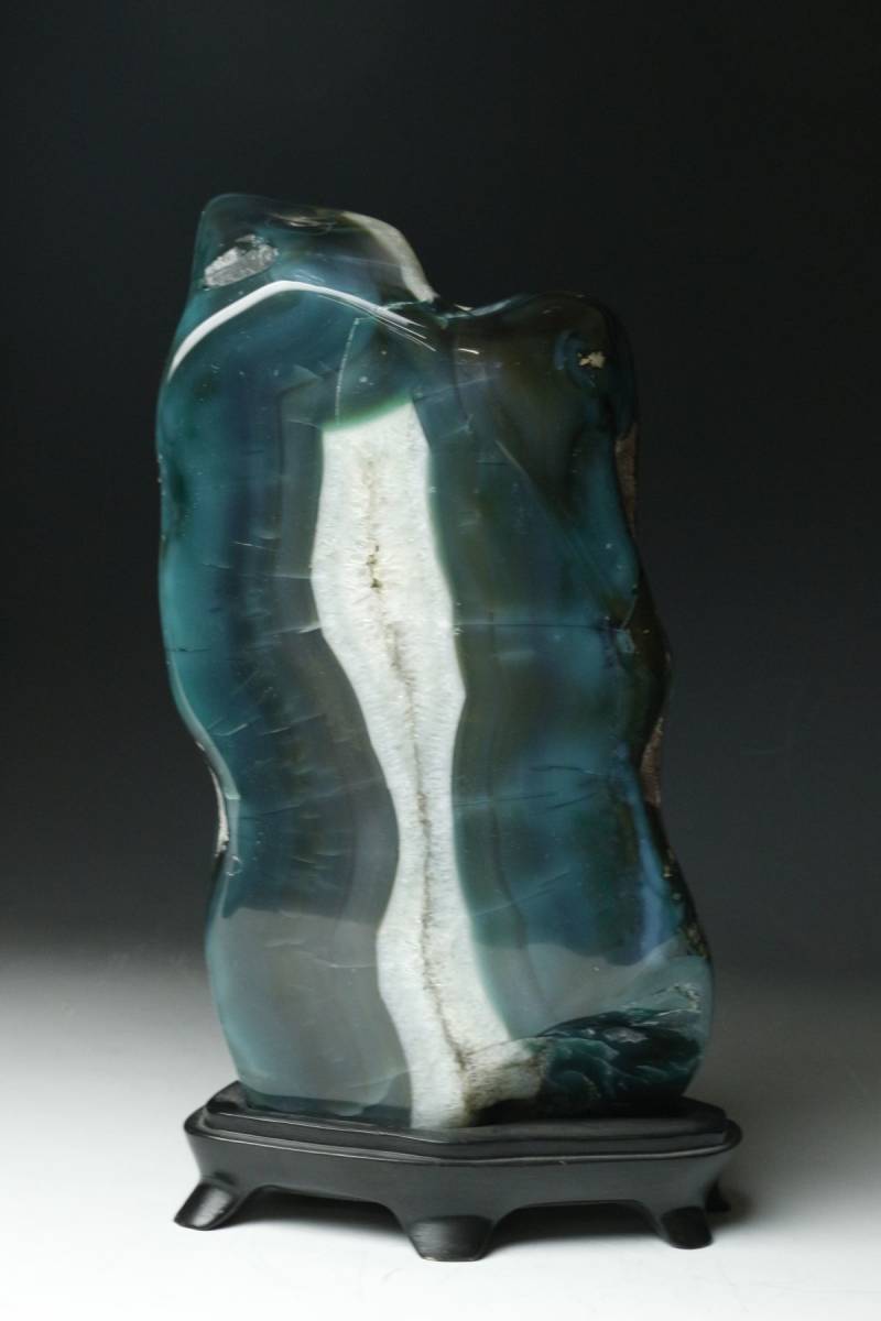 LIG】緑瑪瑙 鑑賞石 28.5cm 置物 水晶 メノウ 緑石 台座付 時代古玩