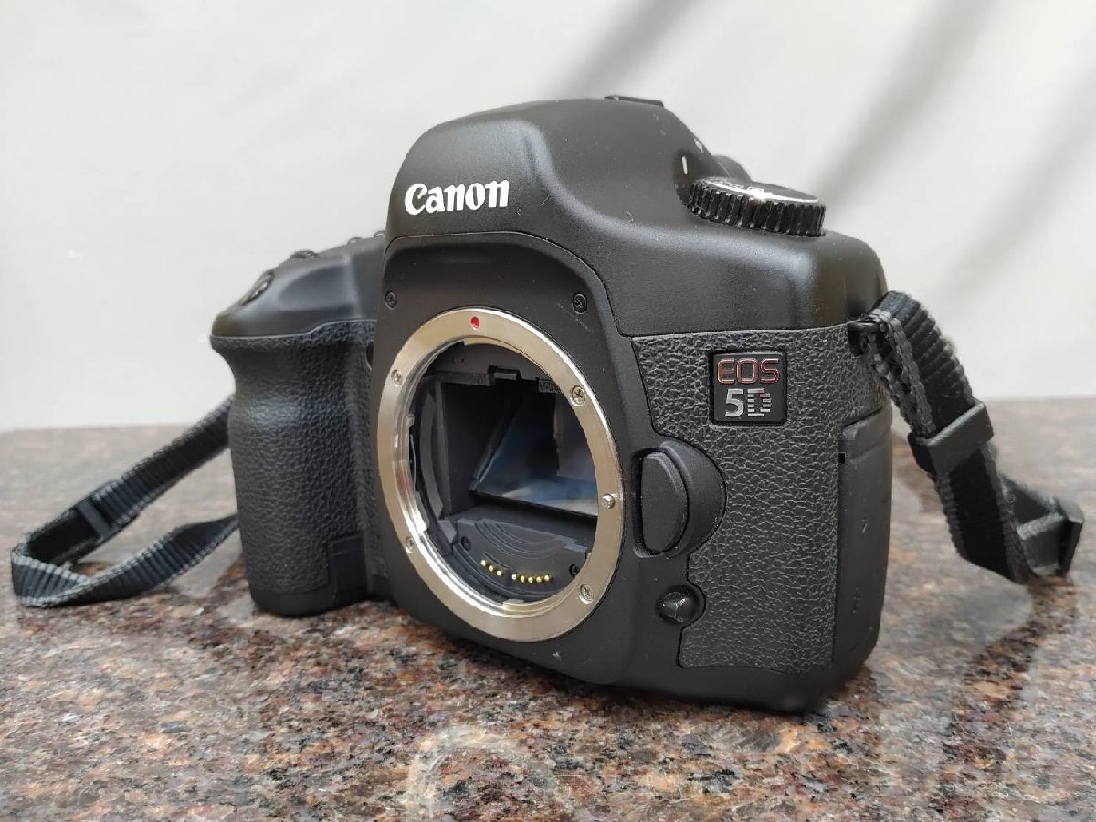 〇t2632【中古】Canon キャノン EOS 5D ボディ　デジタル一眼レフカメラ