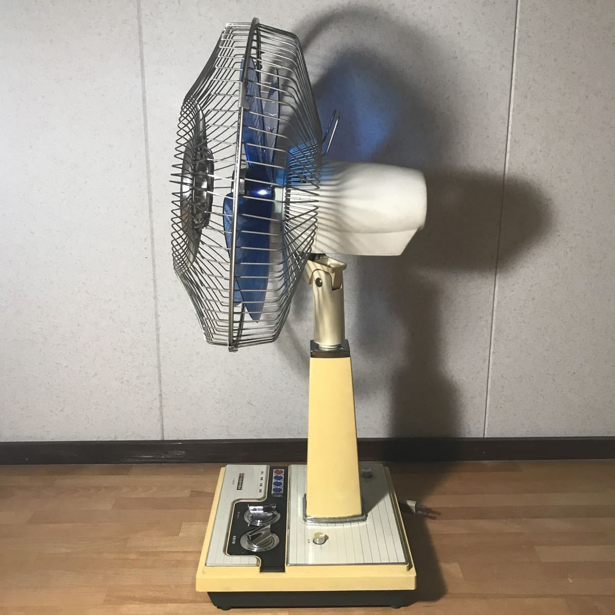 レトロ 扇風機 TOSHIBA 東芝 H-35DF ブルー 水蓮 4枚羽 箱付き M006の  