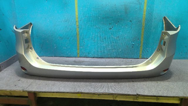 ノア DBA-ZRR70G リアバンパー 52159-28580-B0 シルバー 1F7 個人宛名発送不可商品 [ZNo:05012243] 159292