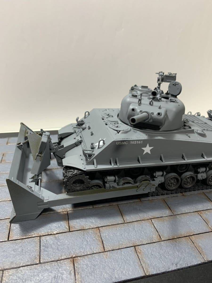 塗装完成品 MB01 アカデミー 1/35 M4A3 SHERMAN 105mm HOWITZER & M1