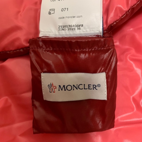 モンクレール MONCLER UNI - ナイロン×ダウン×フェザー レッド×ピンク