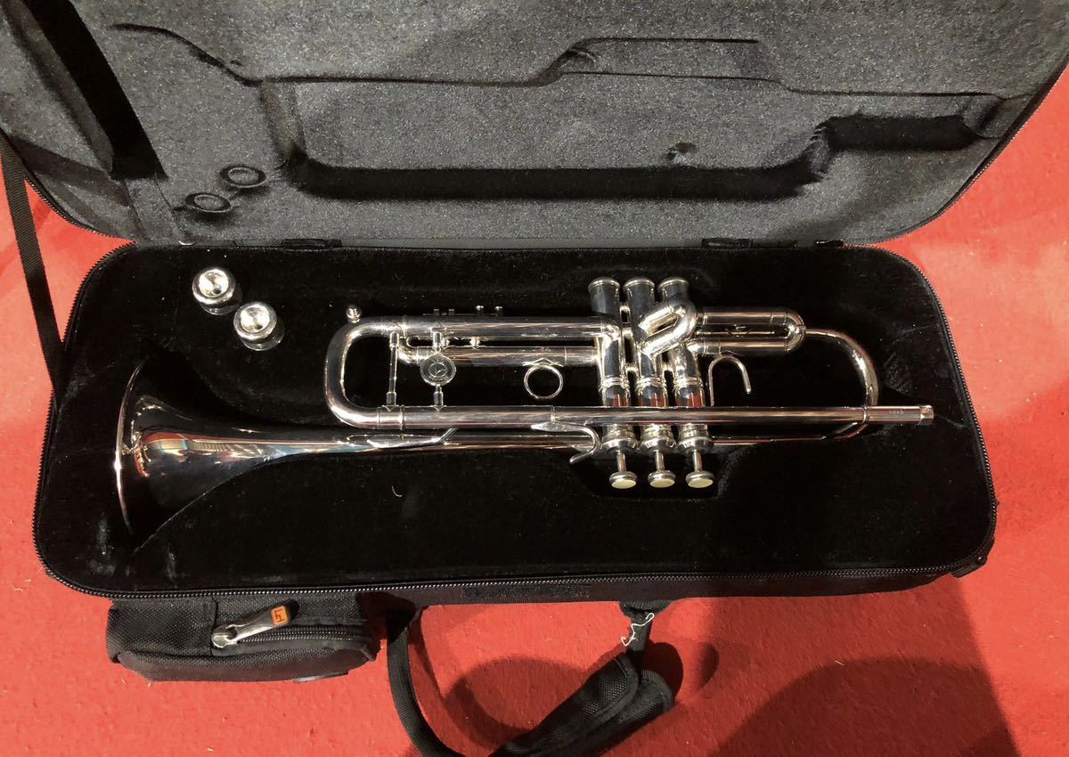 トランペットケース付き Symphony HOLTON USA ホルトン マウスピース2 
