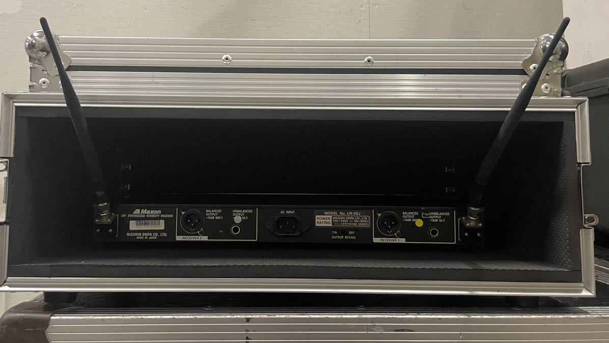 MAXON B帯楽器ワイヤレス 中古。送信機3個付き！3Uラック付き！1円 