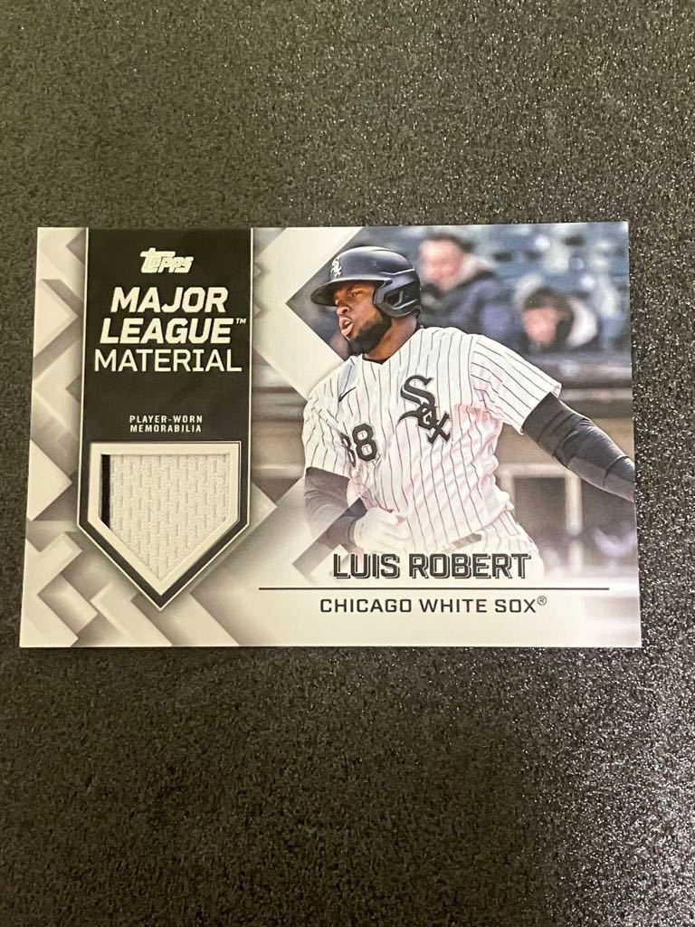 2022 topps luis robert relic card_1