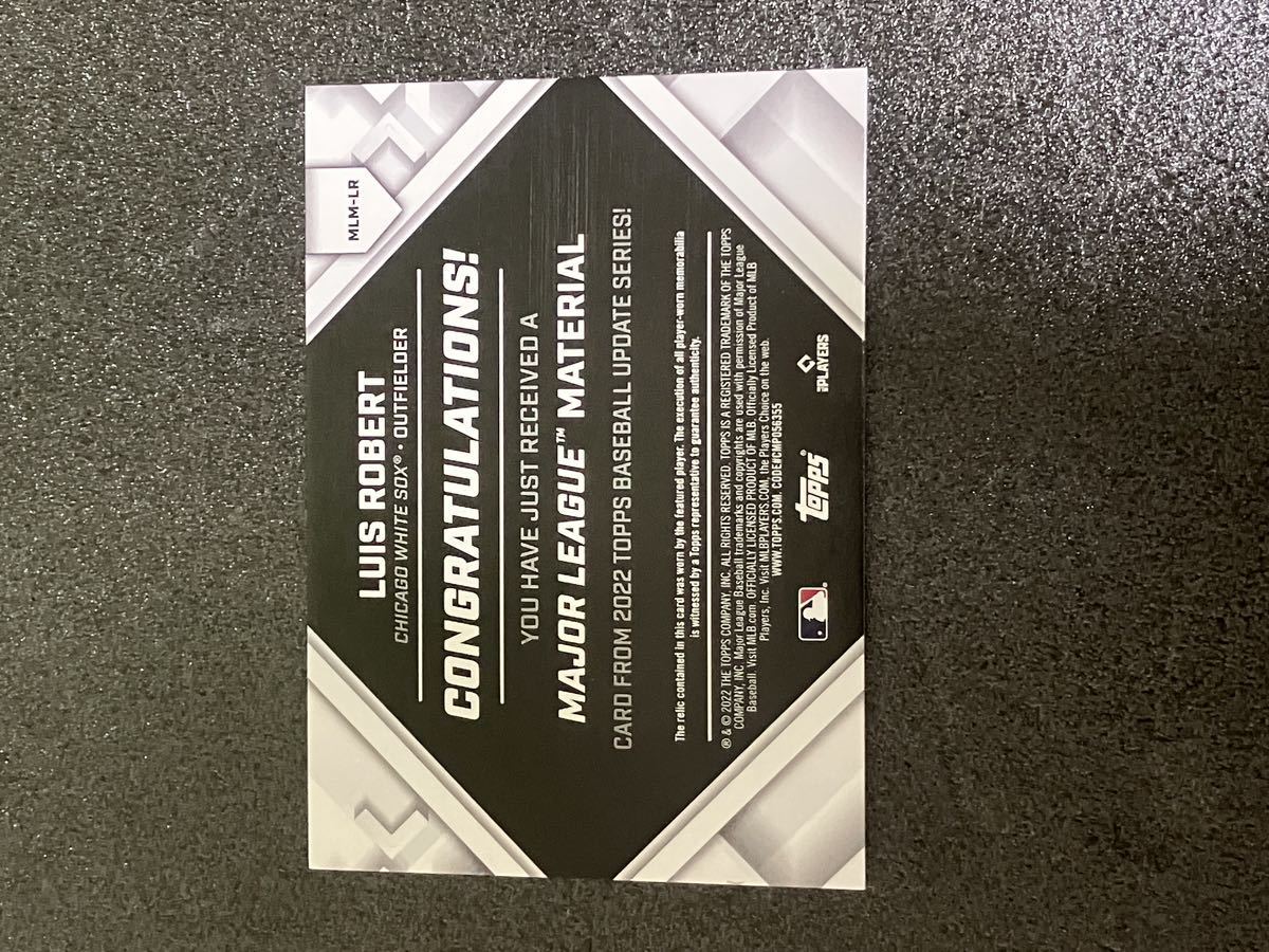 2022 topps luis robert relic card_2