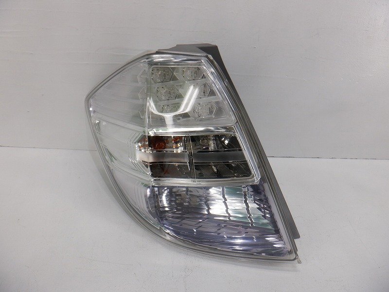 ホンダ GP1 フィット ハイブリッド HV 純正 テールランプ 左右 LED