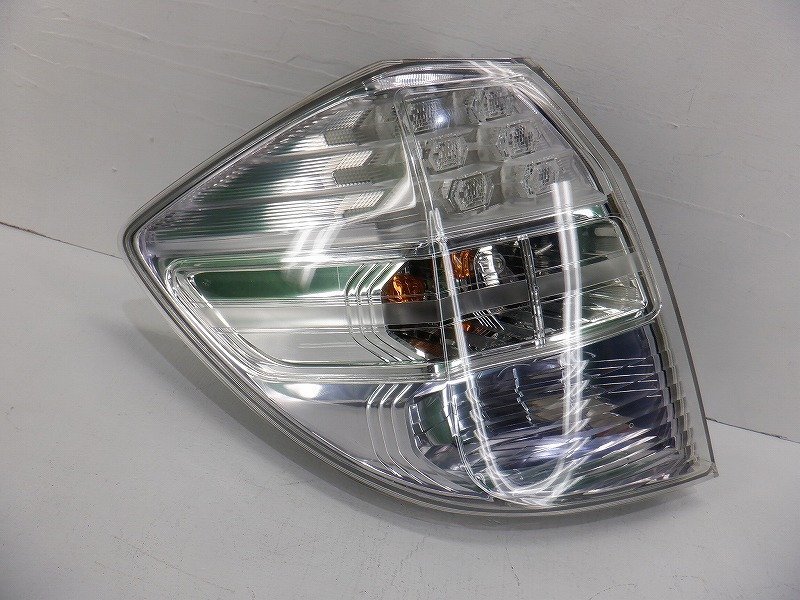 ホンダ GP1 フィット ハイブリッド HV 純正 テールランプ 左右 LED