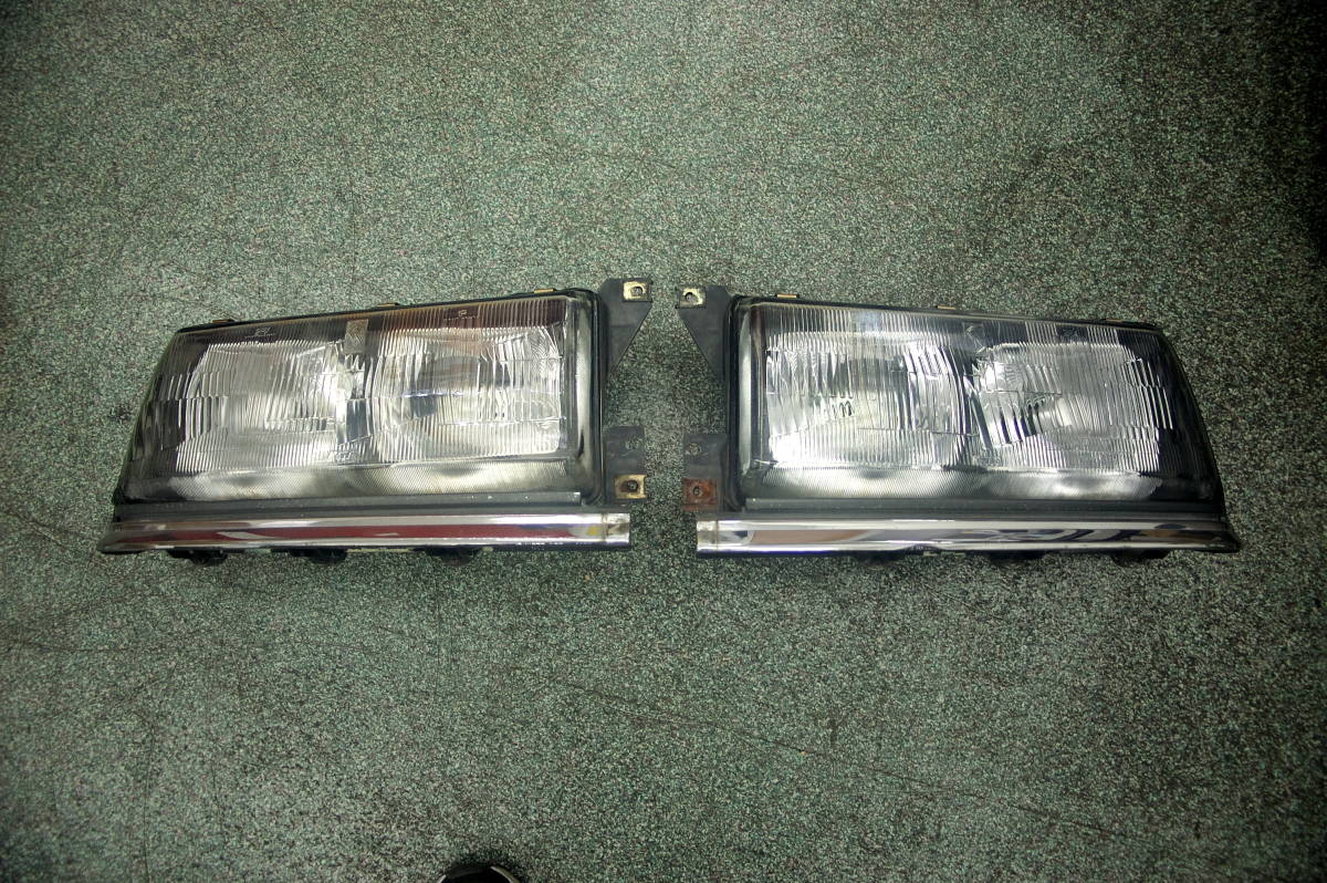 日産 スカイライン HR30 DR30 純正 ヘッドライト KOITO PH 66111 左右 