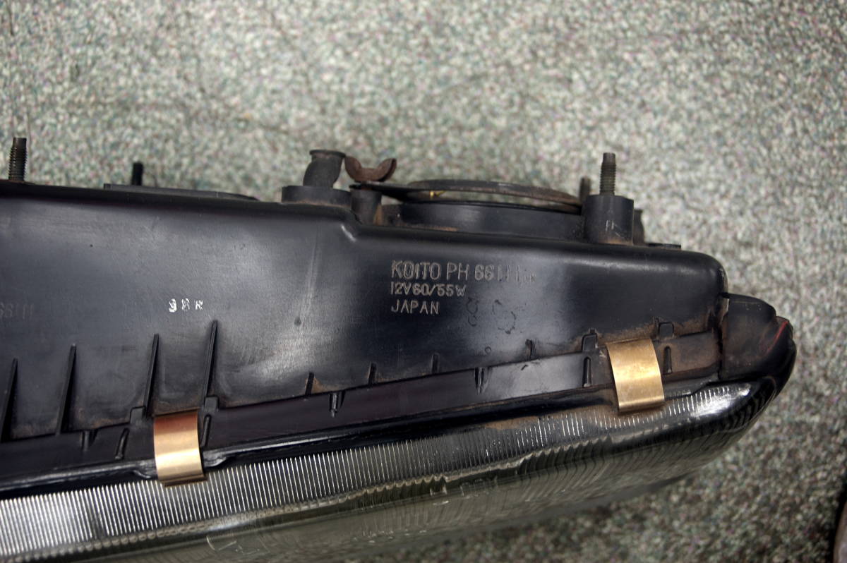 日産 スカイライン HR30 DR30 純正 ヘッドライト KOITO PH 66111 左右 