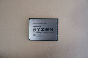 Ryzen Threadripper 3990X 眩しく 動作未確認品