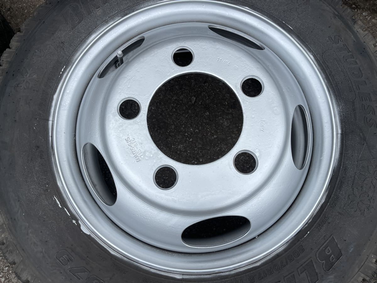 W979 115⁄113L BLIZZAK 205⁄70R17.5 ブリヂストン LT W989 □BS新品 