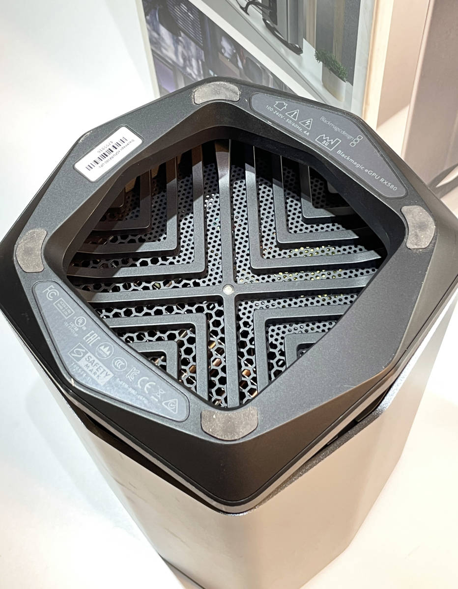 中古美品】BlackMagic Design eGPU Radeon Pro 580 Mac用外付けGPU